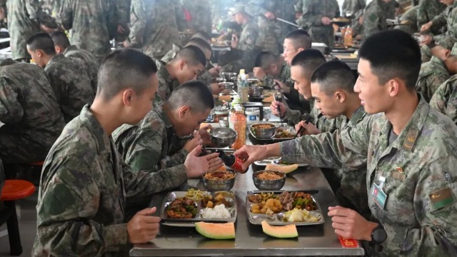 在新兵連，遇見(jiàn)了我的“醋壇子”班長(zhǎng)